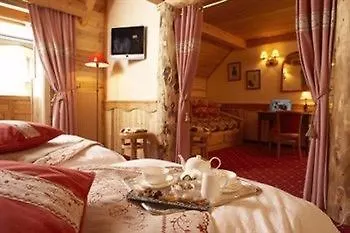 & - Mounier 4* Les Deux Alpes